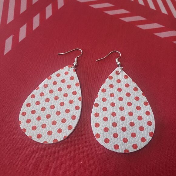 Pretty Leather Valentine Heart Themed Earrings - Your Choice of 2! - Picture 8 of 11